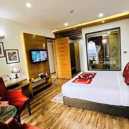 Jk Clarks Exotica - Centrally Located With Stunning Valley View-3