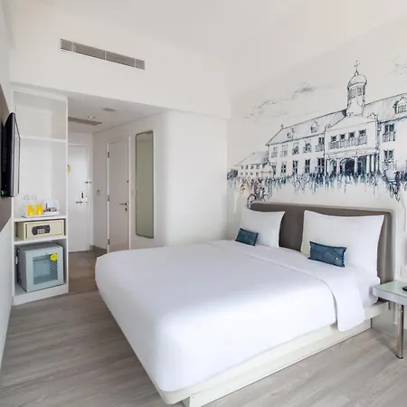 Yello Hotel Harmoni-3