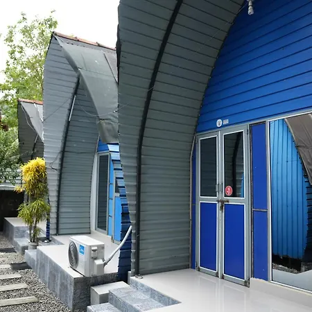 Airport A4 Transit Hub - Eco Chalets - Cmb Free Airport Pick Up & Drop 24 Hrs-3