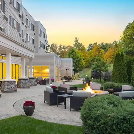 Courtyard By Marriott Lenox Berkshires-3