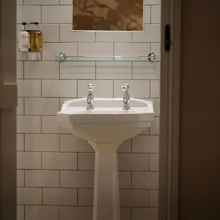 The Falkland Arms-2
