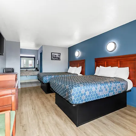 Americas Best Value Inn-Indianola-3