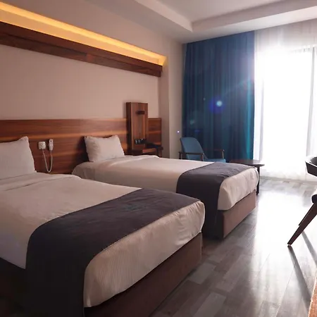 Karpalas City Hotel & Spa-3