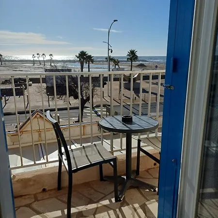 Hotel De La Mer-2