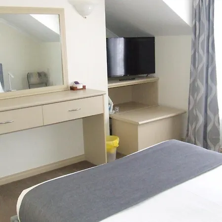 Queechy Motel-2