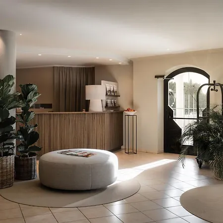 Lingers Suites & Residence-2