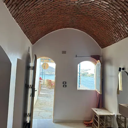Queen House-3