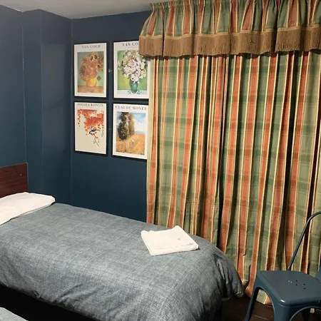 Four Stars Hotel-2