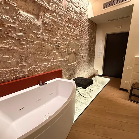 Arena Luxury Suite-3