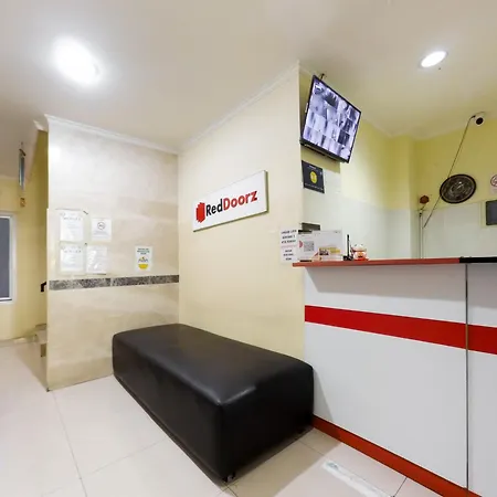 Reddoorz Plus Near Mall Ciputra Jakarta-2