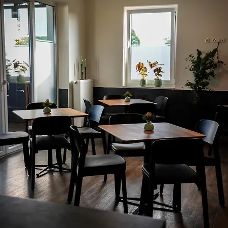 Hotel M24 - Alle Zimmer mit Küchenzeile-3