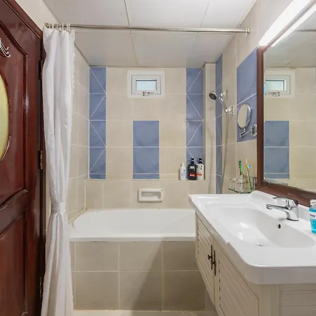 A25 Premium Hotel - 20 Bui Thi Xuan-3