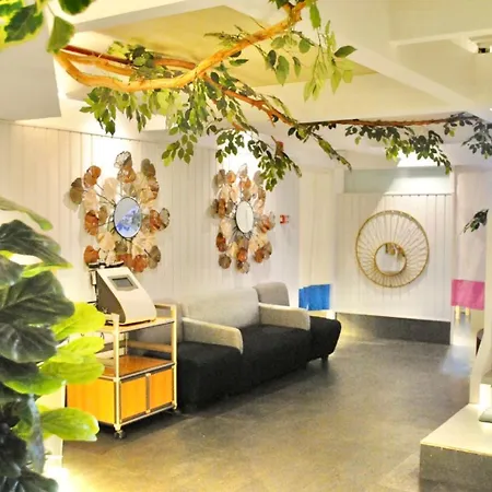 Selah Pods Hotel Manila-2