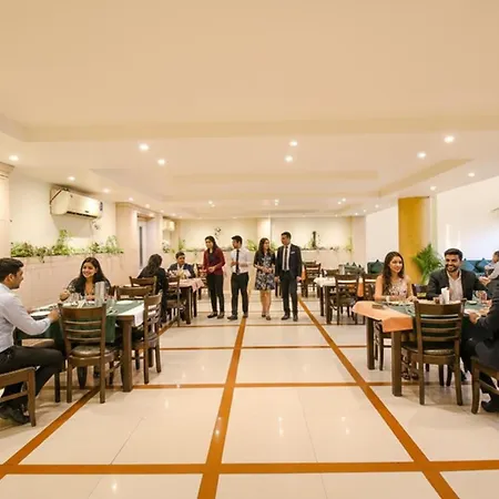 Fabhotel Neena Palace-2