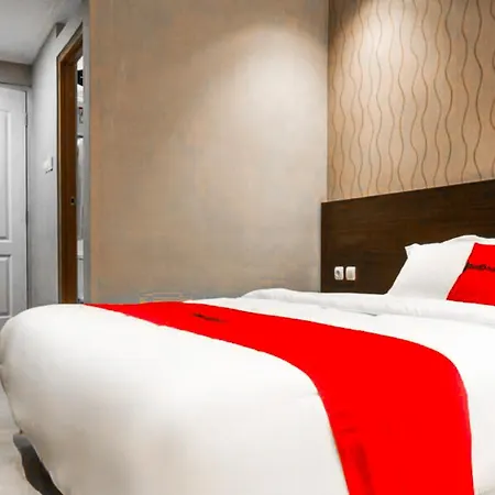 Reddoorz Plus @ Dipatiukur-2