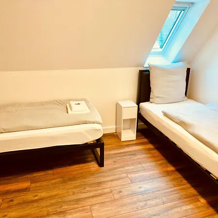 RG Living Self Check-In 24-7 Rooms Bad Salzuflen Near Messe Center Free Parking-2