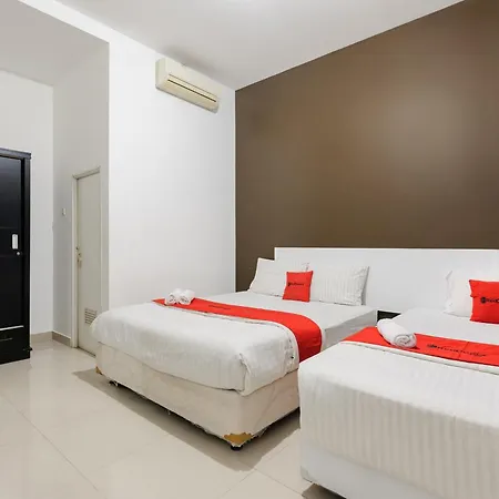RedDoorz Syariah near Taman Air Mancur Bogor-3
