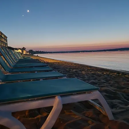 Brio Beach Inn-3