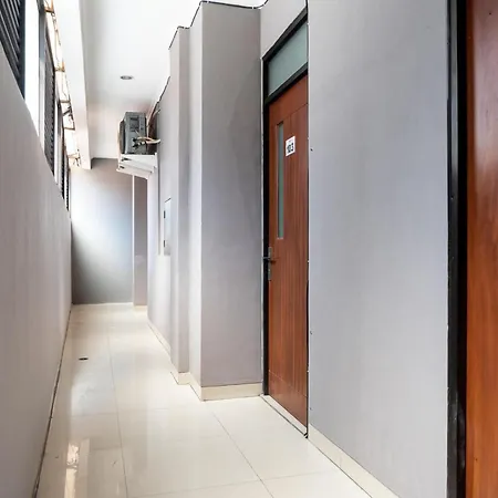 RedDoorz Plus @ Sawah Besar-2