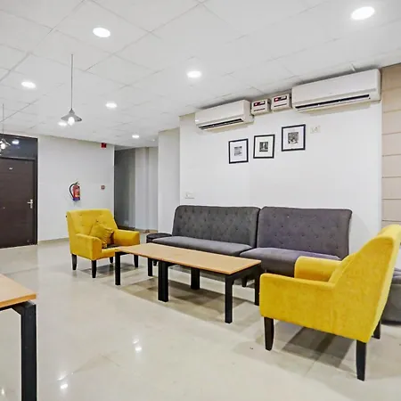Collection O Agniv Residency Near Saket Metro-2