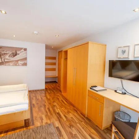 Hotel Garni Krumbach-2