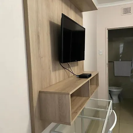Emangunini Guest House-2