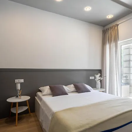 Apartments Jakic 1-2