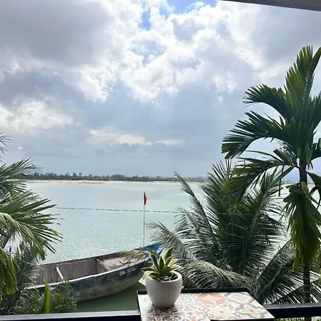 Autumn Bay Retreat-3