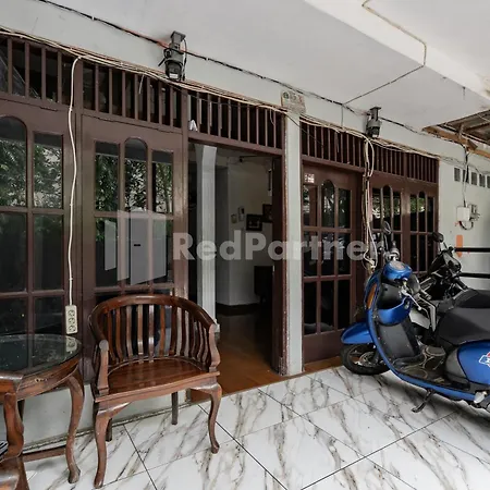 Danysa Guest House Jakarta Redpartner-3