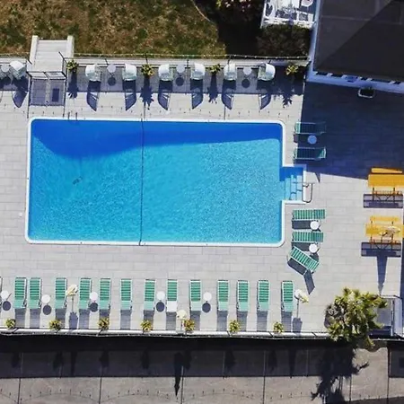 Rye Motor Inn - Oceanfront, Walk To Beach (Adults Only)-3