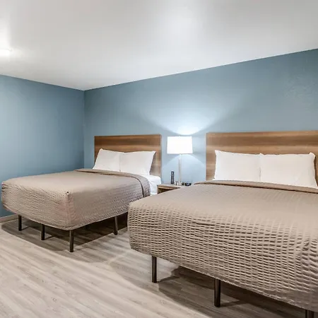 Woodspring Suites Novi Farmington-3