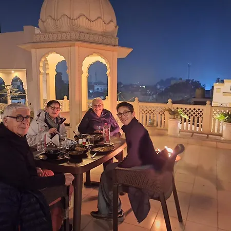 The Taj Vista Agra -Walking Distance To Taj Mahal-3
