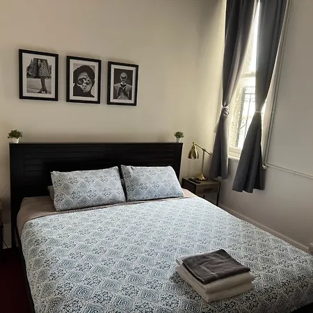 The Royal Mail Hotel Braidwood-3