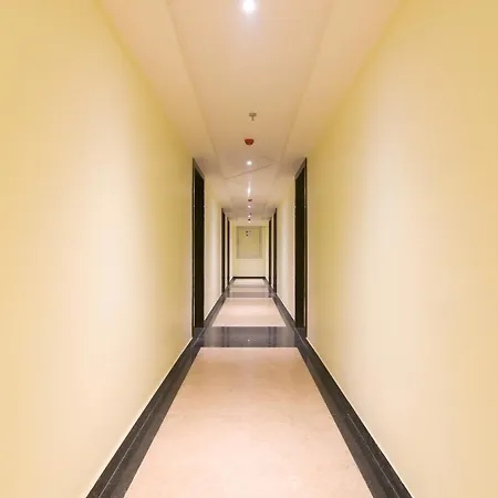 Oyo 77736 Hotel Starlight-2