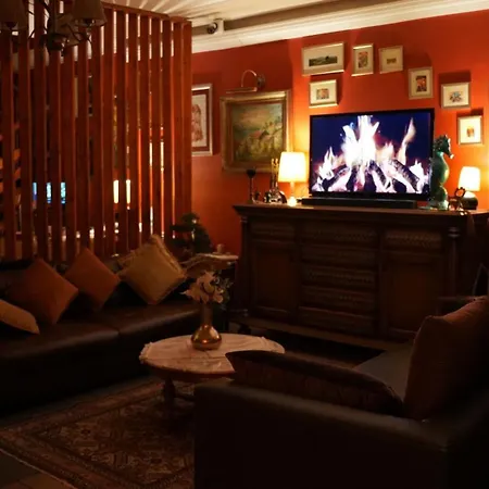 Treetops Park Hotel-3