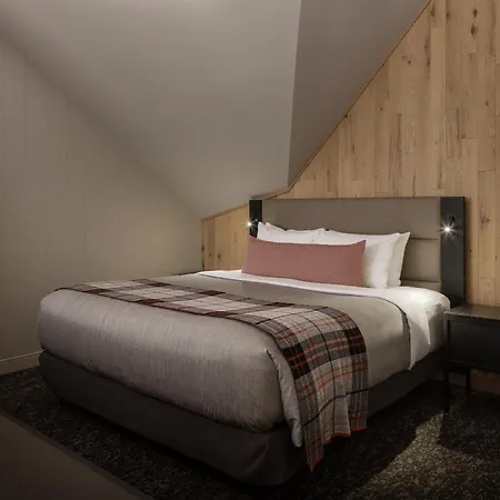 Peaks Hotel And Suites-2