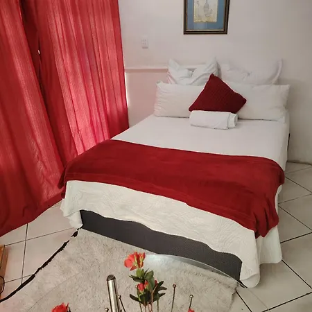 Lytton Cresent B&B-3