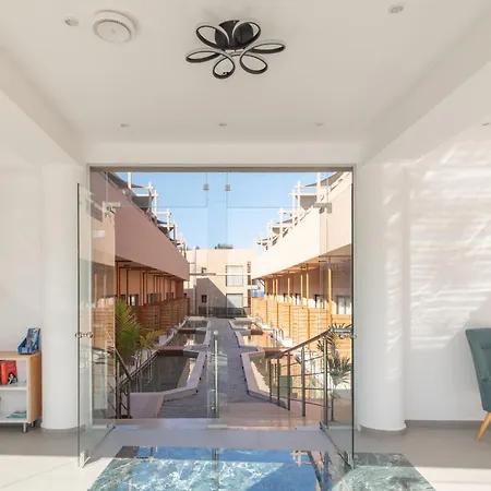 Golden Bee Lifestyle-3