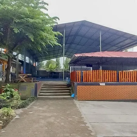 Hotel Sri Indrawati Puncak Mitra RedDoorz-2