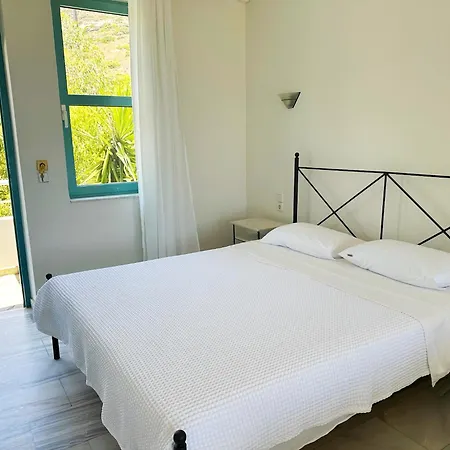 Hotel Plakures-3
