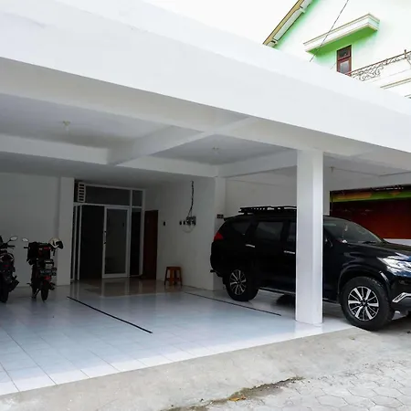 Reddoorz Near Gor Uny-3