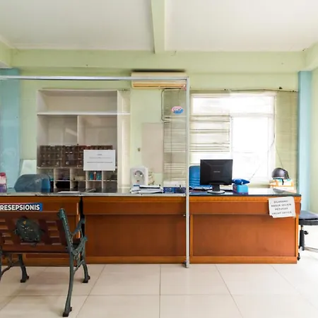 Urbanview Hotel Bartu Moh Toha Bandung by RedDoorz-3