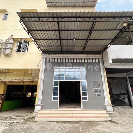 Golden Ritz Homestay Medan Mitra Reddoorz-2