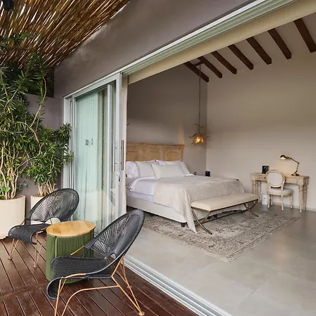 Tau House-2