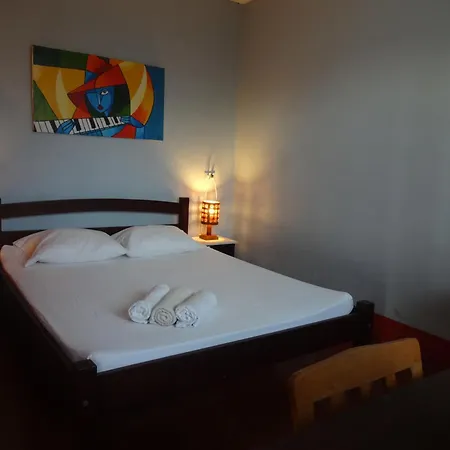 Hostal Harvest House-3