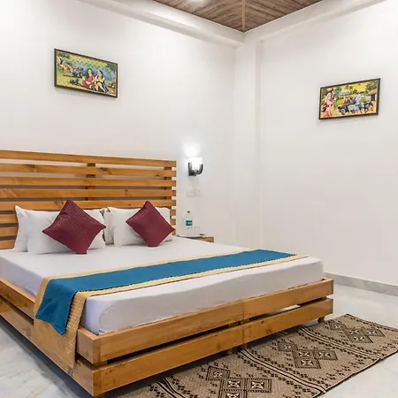 The Cloud Berry: Serviced Villa with Private Balcony and Bonfire in Kasauli-2