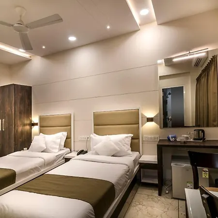 Hotel Royal Treat Surat-2