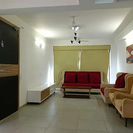 Palette The Royal Castle Resort By Checkin, Rajkot-2