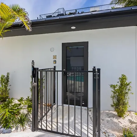 The Retreat At Anna Maria Island Inn-2