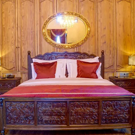 Four Mansions Hotel-3